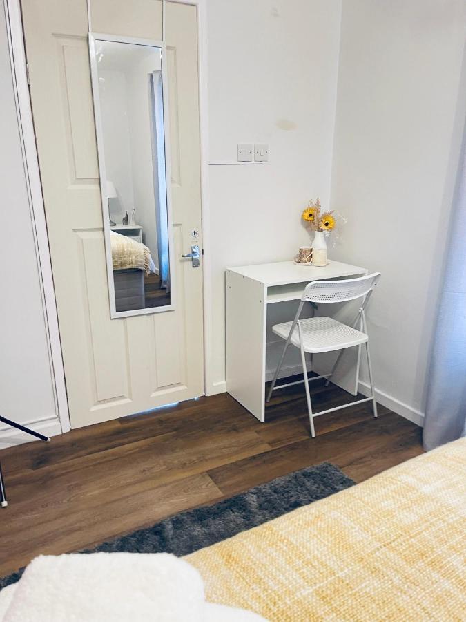 Small Doble, Shared House Filton Экстерьер фото
