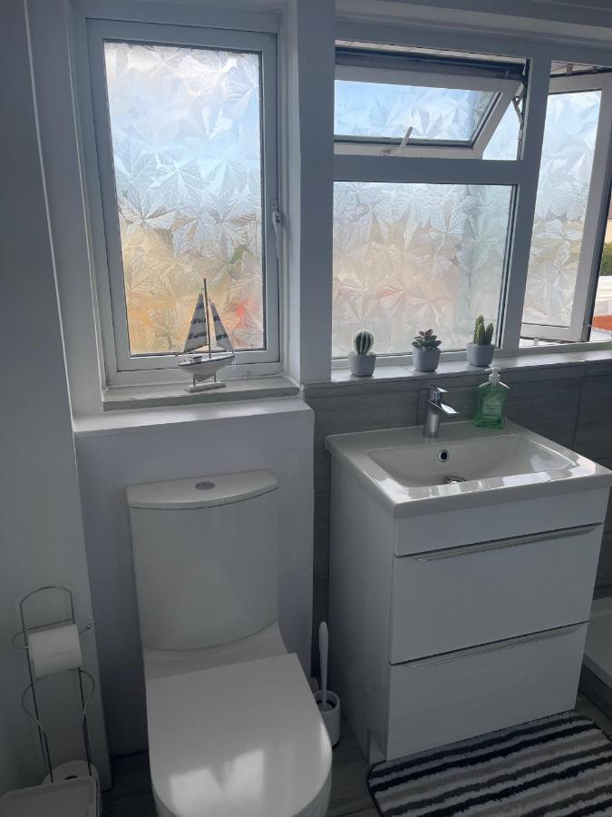 Small Doble, Shared House Filton Экстерьер фото